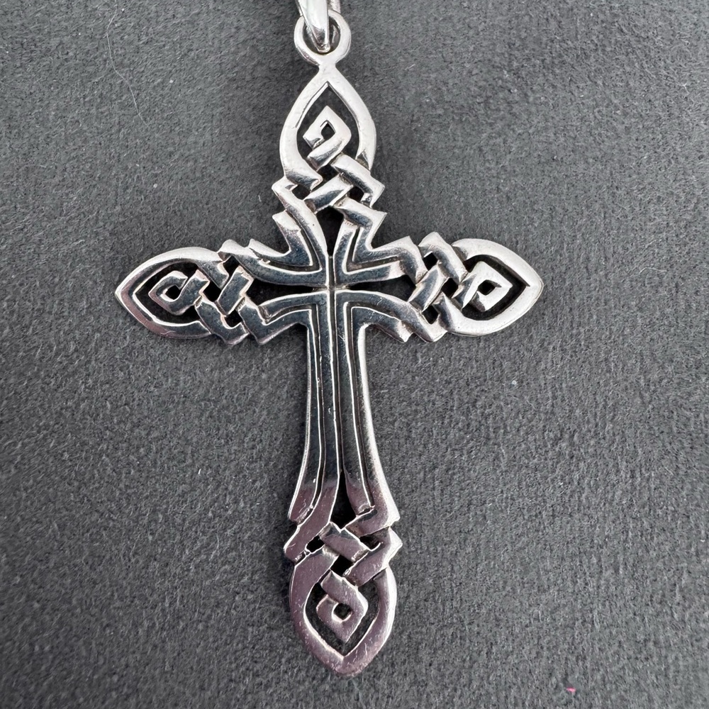 Elegant sterling silver 925 Celtic Silver Cross Pendant